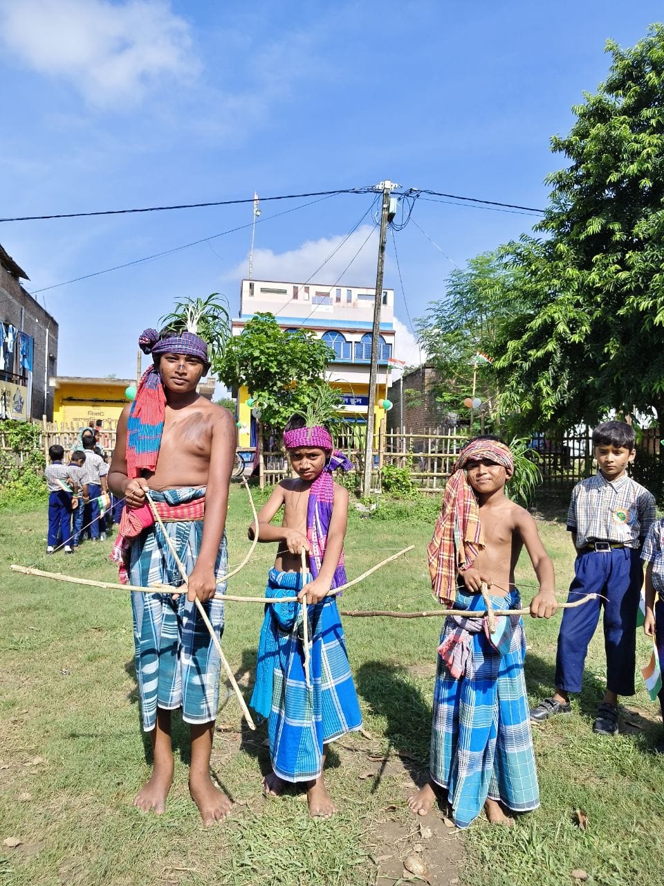 সাঁওতাল বিদ্রোহ — সংগ্রাম, সাহস ও আত্মত্যাগের ইতিহাস 🏹 নিজের অধিকার, মাটি ও মর্যাদা রক্ষার জন্য সাঁওতালদের ঐতিহাসিক প্রতিরোধ আজও আমাদের অনুপ্রেরণা। তাদের সাহস ও সংগ্রামের ইতিহাসকে শ্রদ্ধার সঙ্গে স্মরণ করি। ❤️