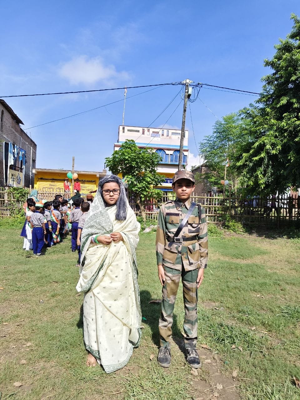 Matangini Hazra & Subhas Chandra Bose 🇮🇳 একজনের হাতে ছিল জাতীয় পতাকা ও অদম্য সাহস, অন্যজনের কণ্ঠে ছিল স্বাধীনতার ডাক। মাতঙ্গিনী হাজরা ও নেতাজি সুভাষচন্দ্র বসু—ভারতের স্বাধীনতা সংগ্রামের দুই অমর বীর। তাঁদের আত্মত্যাগ, সাহস ও দেশপ্রেম প্রজন্মের পর প্রজন্মক